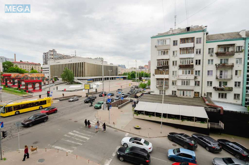 Продаж 2 кімнатної квартири (45/27/8), 3 пов. 9 пов. будинку, <a class="location-link" href="/kiev/" title="Недвижимость Київ">Київ</a>, <a class="location-link" href="/kiev/goloseevskij/" title="Недвижимость Голосіївський район">Голосіївський р-н</a>, Велика Васильківська вул., 112 (изображение 4)