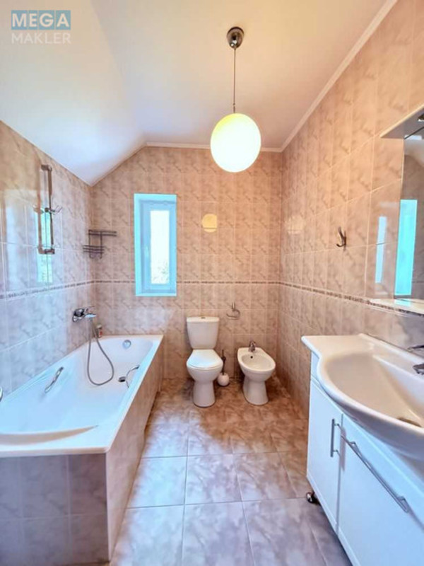 Оренда дома, <a class="location-link" href="/kiev/" title="Недвижимость Київ">Київ</a>, <a class="location-link" href="/kiev/goloseevskij/" title="Недвижимость Голосіївський район">Голосіївський р-н</a>, Листопадная ул. (изображение 13)