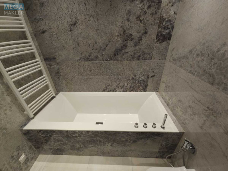 Продаж 4 кімнатної квартири (190/77/55), 9 пов. 18 пов. будинку, <a class="location-link" href="/kiev/" title="Недвижимость Київ">Київ</a>, <a class="location-link" href="/kiev/pecherskij/" title="Недвижимость Печерський район">Печерський р-н</a>, Драгомирова ул., 18а (изображение 14)