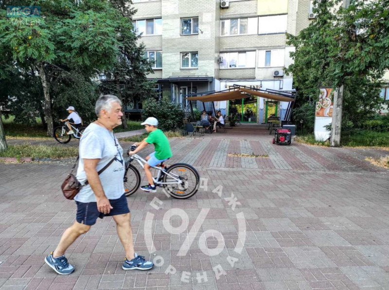 Продаж комерційної нерухомості, 73 кв.м, под магазин, <a class="location-link" href="/kiev/" title="Недвижимость Київ">Київ</a>, <a class="location-link" href="/kiev/obolonskij/" title="Недвижимость Оболонський район">Оболонський р-н</a>, Героїв Сталінграду просп., 14Б (изображение 2)