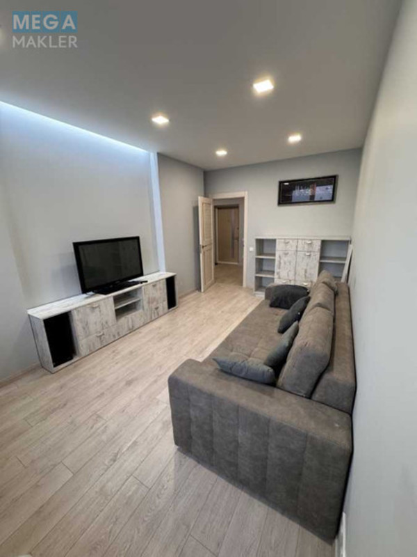 Продаж 3 кімнатної квартири (90/42/15), 24 пов. 26 пов. будинку, <a class="location-link" href="/kiev/" title="Недвижимость Київ">Київ</a>, <a class="location-link" href="/kiev/svyatoshinskij/" title="Недвижимость Святошинський район">Святошинський р-н</a>, Обуховская ул., 139 (изображение 2)