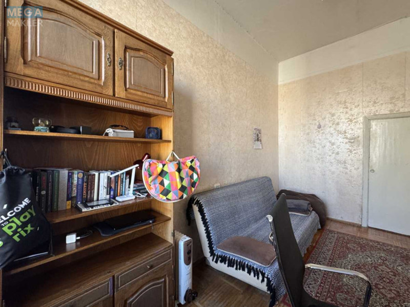 Продаж 3 кімнатної квартири (76/43/9), 4 пов. 4 пов. будинку, <a class="location-link" href="/kiev/" title="Недвижимость Київ">Київ</a>, <a class="location-link" href="/kiev/pecherskij/" title="Недвижимость Печерський район">Печерський р-н</a>, Івана Мазепи вул., 12 (изображение 5)