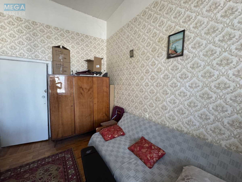 Продаж 3 кімнатної квартири (76/43/9), 4 пов. 4 пов. будинку, <a class="location-link" href="/kiev/" title="Недвижимость Київ">Київ</a>, <a class="location-link" href="/kiev/pecherskij/" title="Недвижимость Печерський район">Печерський р-н</a>, Івана Мазепи вул., 12 (изображение 6)