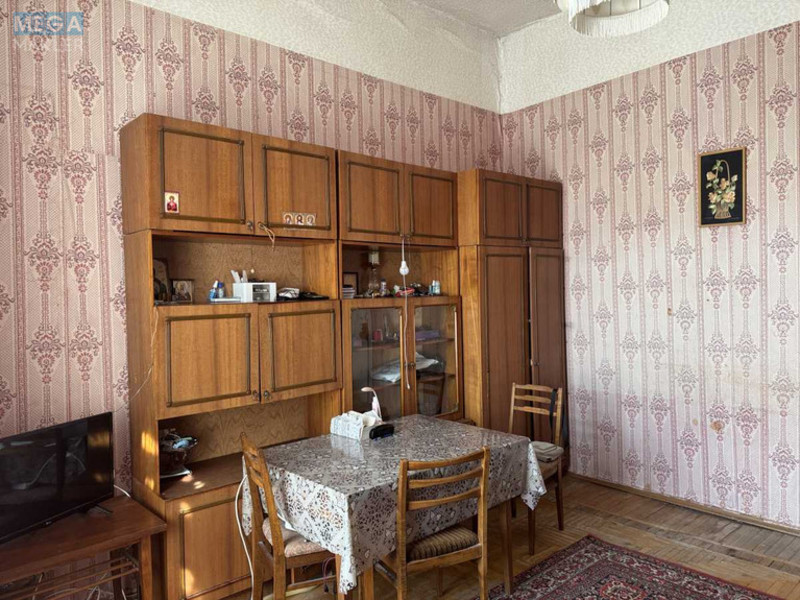 Продаж 3 кімнатної квартири (76/43/9), 4 пов. 4 пов. будинку, <a class="location-link" href="/kiev/" title="Недвижимость Київ">Київ</a>, <a class="location-link" href="/kiev/pecherskij/" title="Недвижимость Печерський район">Печерський р-н</a>, Івана Мазепи вул., 12 (изображение 8)