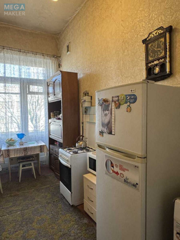 Продаж 3 кімнатної квартири (76/43/9), 4 пов. 4 пов. будинку, <a class="location-link" href="/kiev/" title="Недвижимость Київ">Київ</a>, <a class="location-link" href="/kiev/pecherskij/" title="Недвижимость Печерський район">Печерський р-н</a>, Івана Мазепи вул., 12 (изображение 10)