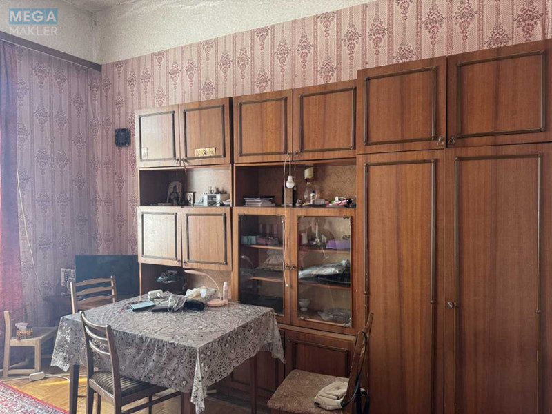 Продаж 3 кімнатної квартири (76/43/9), 4 пов. 4 пов. будинку, <a class="location-link" href="/kiev/" title="Недвижимость Київ">Київ</a>, <a class="location-link" href="/kiev/pecherskij/" title="Недвижимость Печерський район">Печерський р-н</a>, Івана Мазепи вул., 12 (изображение 11)