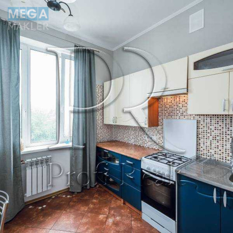 Продаж 2 кімнатної квартири (55/32/8), 5 пов. 5 пов. будинку, <a class="location-link" href="/kiev/" title="Недвижимость Київ">Київ</a>, <a class="location-link" href="/kiev/solomenskij/" title="Недвижимость Солом'янський район">Солом'янський р-н</a>, Пітерська вулиця, 14 (изображение 5)