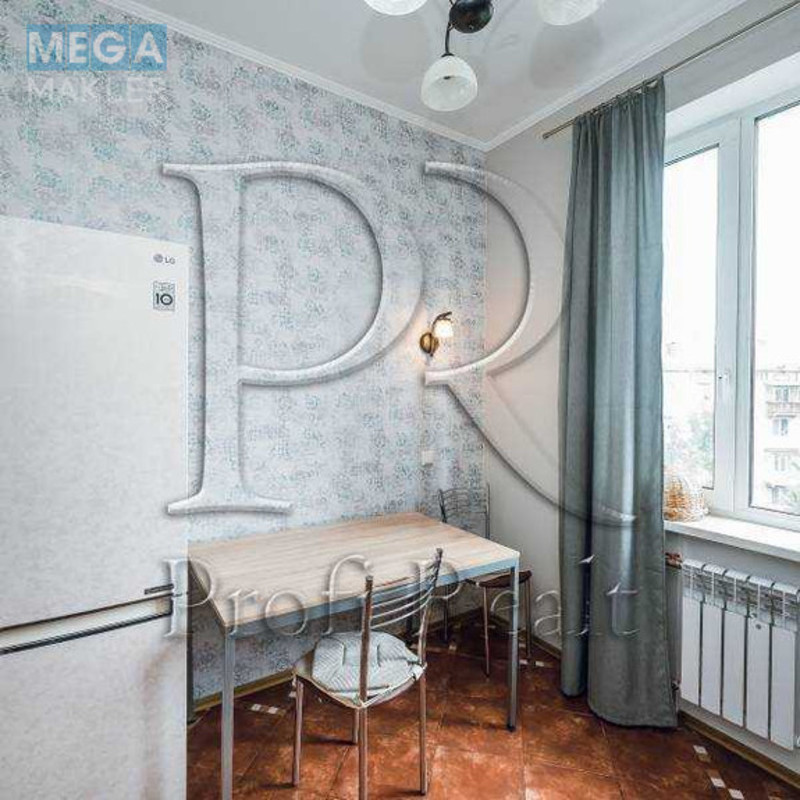Продаж 2 кімнатної квартири (55/32/8), 5 пов. 5 пов. будинку, <a class="location-link" href="/kiev/" title="Недвижимость Київ">Київ</a>, <a class="location-link" href="/kiev/solomenskij/" title="Недвижимость Солом'янський район">Солом'янський р-н</a>, Пітерська вулиця, 14 (изображение 7)