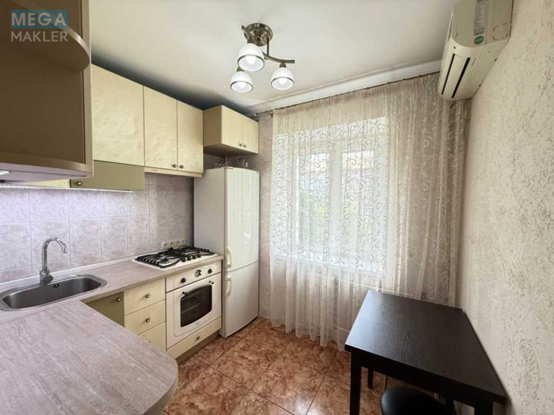Оренда 2 кімнатної квартири, <a class="location-link" href="/kiev/" title="Недвижимость Київ">Київ</a>, <a class="location-link" href="/kiev/shevchenkovskij/" title="Недвижимость Шевченківський район">Шевченківський р-н</a>, Дорогожицька вул., 15А (изображение 10)