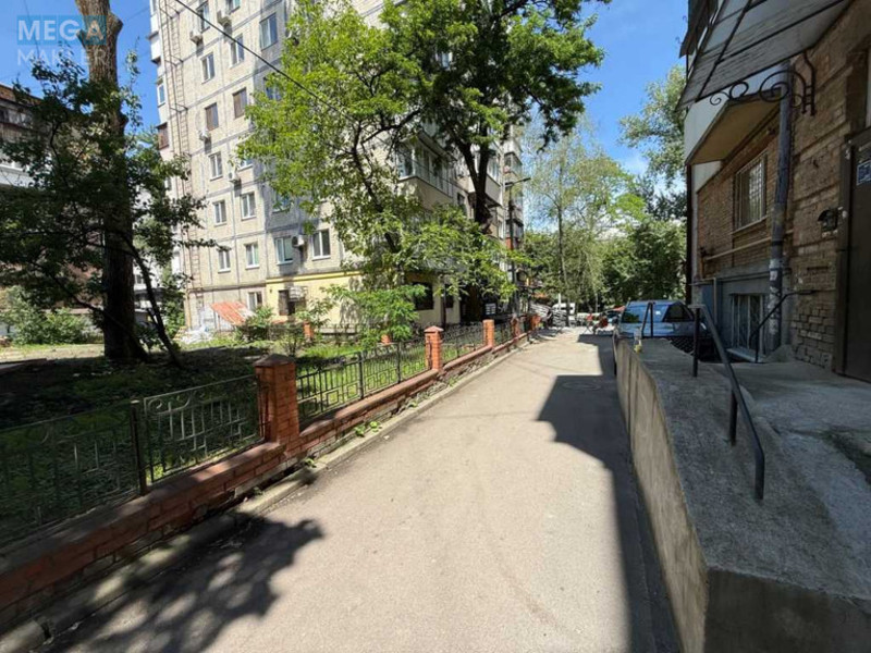 Оренда 2 кімнатної квартири, <a class="location-link" href="/kiev/" title="Недвижимость Київ">Київ</a>, <a class="location-link" href="/kiev/shevchenkovskij/" title="Недвижимость Шевченківський район">Шевченківський р-н</a>, Дорогожицька вул., 15А (изображение 18)