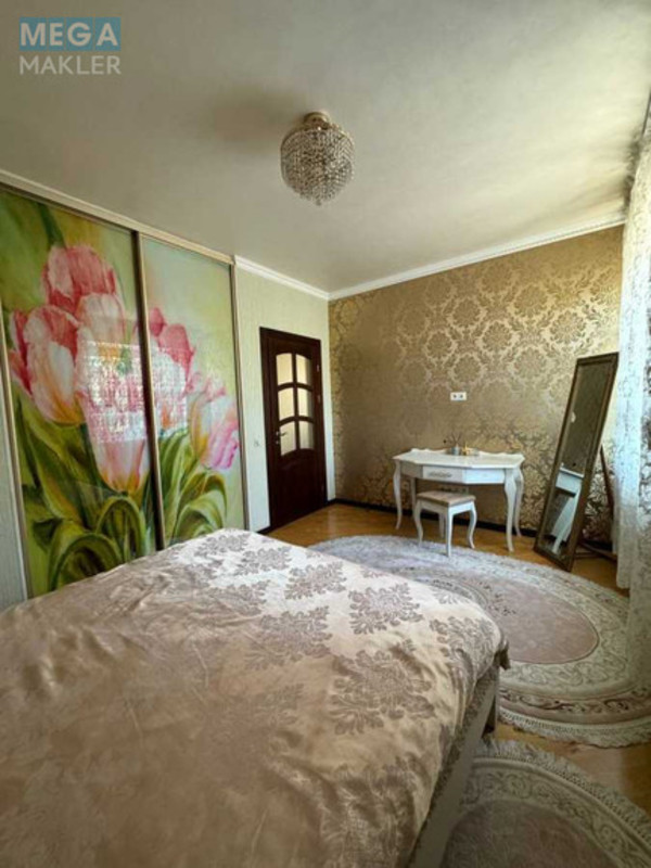 Продаж дома, 3 поверху, 180 кв.м, 5 кімнат, ділянка 5 соток, <a class="location-link" href="/kiev/" title="Недвижимость Київ">Київ</a>, <a class="location-link" href="/kiev/desnyanskij/" title="Недвижимость Деснянський район">Деснянський р-н</a>, Садова вул., 54 (изображение 7)