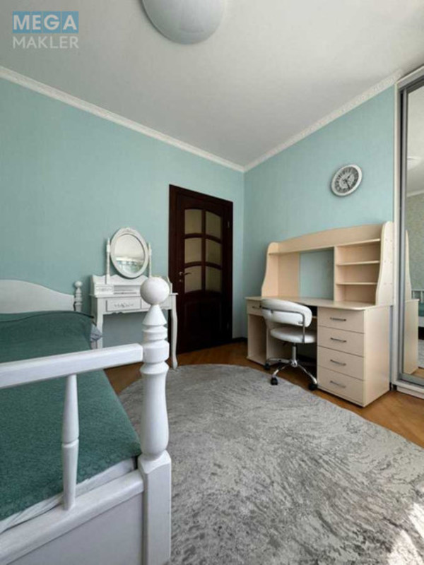 Продаж дома, 3 поверху, 180 кв.м, 5 кімнат, ділянка 5 соток, <a class="location-link" href="/kiev/" title="Недвижимость Київ">Київ</a>, <a class="location-link" href="/kiev/desnyanskij/" title="Недвижимость Деснянський район">Деснянський р-н</a>, Садова вул., 54 (изображение 8)