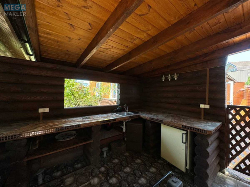 Продаж дома, 3 поверху, 180 кв.м, 5 кімнат, ділянка 5 соток, <a class="location-link" href="/kiev/" title="Недвижимость Київ">Київ</a>, <a class="location-link" href="/kiev/desnyanskij/" title="Недвижимость Деснянський район">Деснянський р-н</a>, Садова вул., 54 (изображение 23)