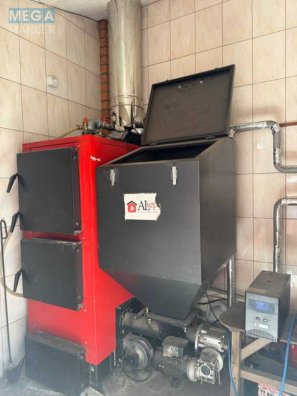 Продаж дома, 3 поверху, 180 кв.м, 5 кімнат, ділянка 5 соток, <a class="location-link" href="/kiev/" title="Недвижимость Київ">Київ</a>, <a class="location-link" href="/kiev/desnyanskij/" title="Недвижимость Деснянський район">Деснянський р-н</a>, Садова вул., 54 (изображение 25)