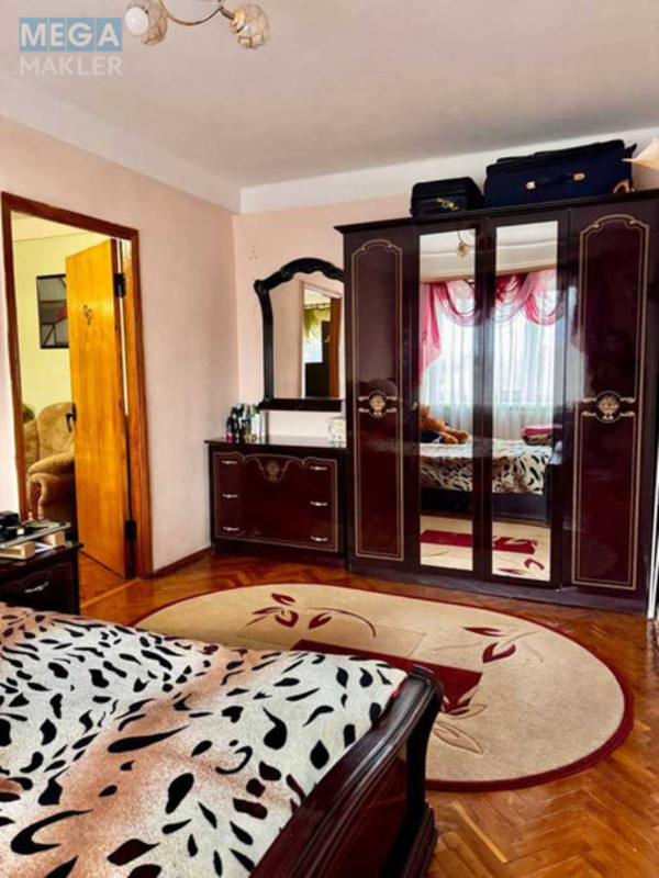 Продаж 2 кімнатної квартири (45/32/7), 6 пов. 9 пов. будинку, <a class="location-link" href="/kiev/" title="Недвижимость Київ">Київ</a>, <a class="location-link" href="/kiev/podolskij/" title="Недвижимость Подільський район">Подільський р-н</a>, Кирилловская ул., 131 (изображение 4)