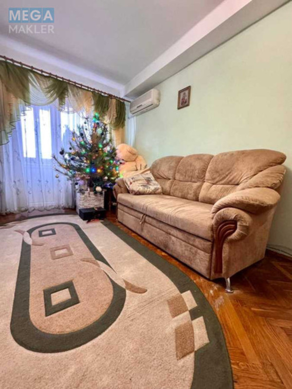 Продаж 2 кімнатної квартири (45/32/7), 6 пов. 9 пов. будинку, <a class="location-link" href="/kiev/" title="Недвижимость Київ">Київ</a>, <a class="location-link" href="/kiev/podolskij/" title="Недвижимость Подільський район">Подільський р-н</a>, Кирилловская ул., 131 (изображение 9)