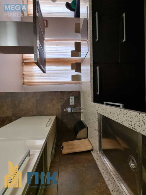 Продаж 3 кімнатної квартири (130/62/10), 10 пов. 20 пов. будинку, <a class="location-link" href="/kiev/" title="Недвижимость Київ">Київ</a>, <a class="location-link" href="/kiev/goloseevskij/" title="Недвижимость Голосіївський район">Голосіївський р-н</a>, Жилянская ул., 59 (изображение 9)