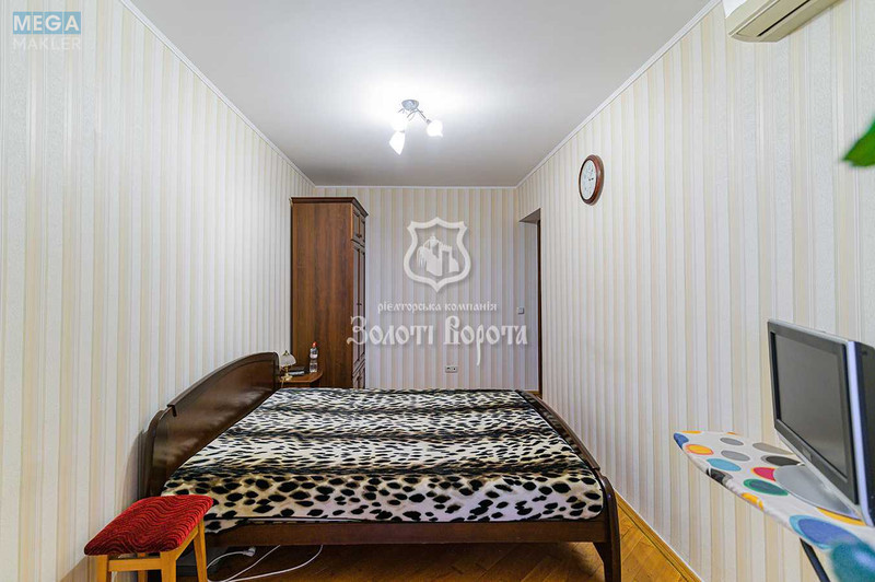 Продаж 3 кімнатної квартири (74/55/10), 11 пов. 14 пов. будинку, <a class="location-link" href="/kiev/" title="Недвижимость Київ">Київ</a>, <a class="location-link" href="/kiev/goloseevskij/" title="Недвижимость Голосіївський район">Голосіївський р-н</a>, Валерія Лобановського просп., 128 (изображение 8)