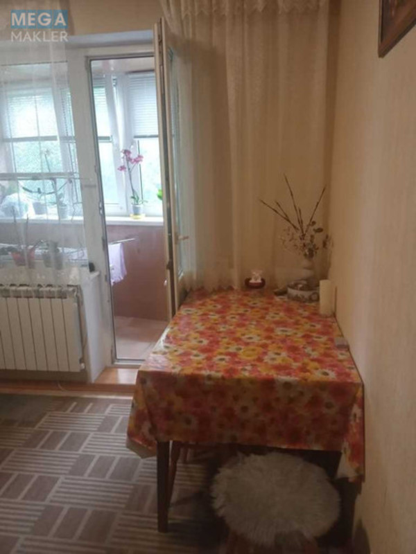 Оренда 1 кімнатної квартири, <a class="location-link" href="/kiev/" title="Недвижимость Київ">Київ</a>, <a class="location-link" href="/kiev/solomenskij/" title="Недвижимость Солом'янський район">Солом'янський р-н</a>, Патриарха Мстислава Скрипника ул., 11 (изображение 8)