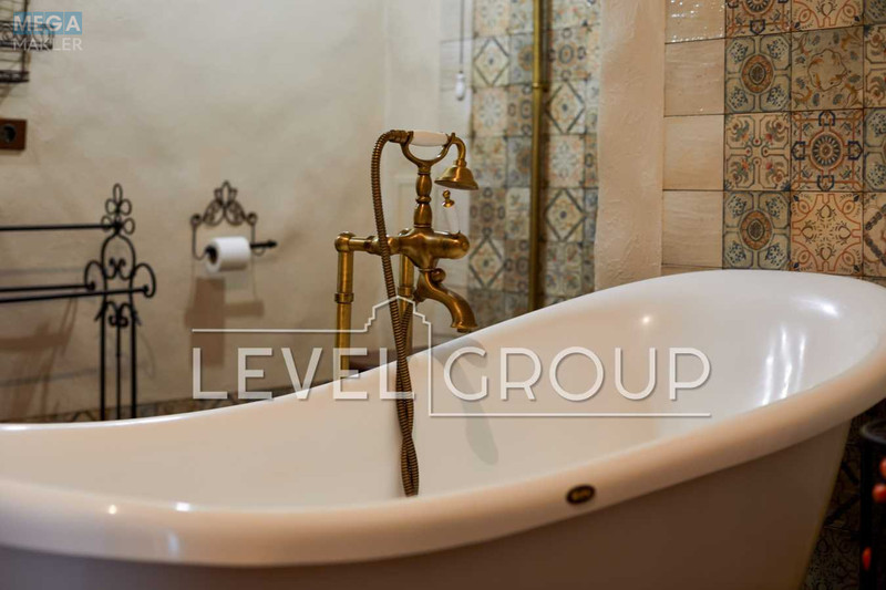 Продаж 3 кімнатної квартири (159/66/44), 8 пов. 14 пов. будинку, <a class="location-link" href="/kiev/" title="Недвижимость Київ">Київ</a>, <a class="location-link" href="/kiev/pecherskij/" title="Недвижимость Печерський район">Печерський р-н</a>, Зверинецкая ул., 59 (изображение 25)