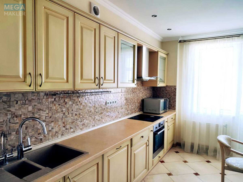 Оренда 3 кімнатної квартири, <a class="location-link" href="/kiev/" title="Недвижимость Київ">Київ</a>, <a class="location-link" href="/kiev/solomenskij/" title="Недвижимость Солом'янський район">Солом'янський р-н</a>, Николая Голего ул., 7в (изображение 12)