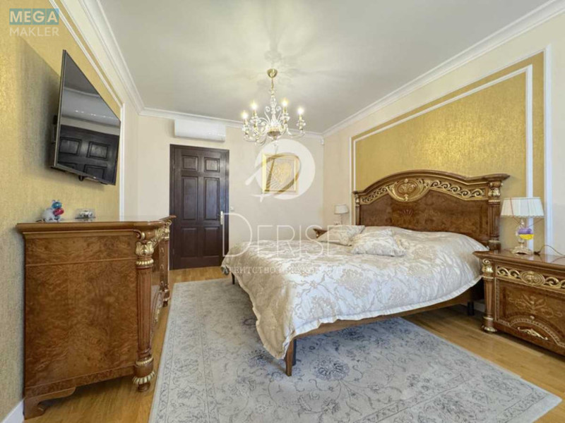 Продаж 4 кімнатної квартири (190/120/50), 7 пов. 8 пов. будинку, <a class="location-link" href="/kiev/" title="Недвижимость Київ">Київ</a>, <a class="location-link" href="/kiev/pecherskij/" title="Недвижимость Печерський район">Печерський р-н</a>, Василия Тютюнника ул., 40 (изображение 3)