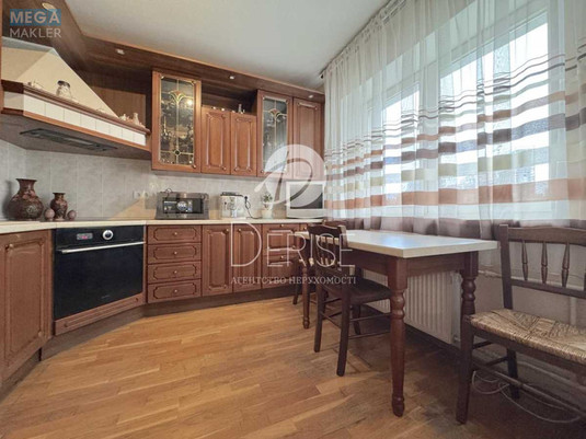 Продаж 4 кімнатної квартири (190/120/50), 7 пов. 8 пов. будинку, <a class="location-link" href="/kiev/" title="Недвижимость Київ">Київ</a>, <a class="location-link" href="/kiev/pecherskij/" title="Недвижимость Печерський район">Печерський р-н</a>, Василия Тютюнника ул., 40 (изображение 8)