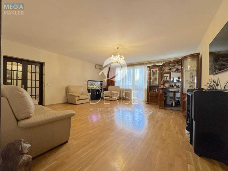 Продаж 4 кімнатної квартири (190/120/50), 7 пов. 8 пов. будинку, <a class="location-link" href="/kiev/" title="Недвижимость Київ">Київ</a>, <a class="location-link" href="/kiev/pecherskij/" title="Недвижимость Печерський район">Печерський р-н</a>, Василия Тютюнника ул., 40 (изображение 10)