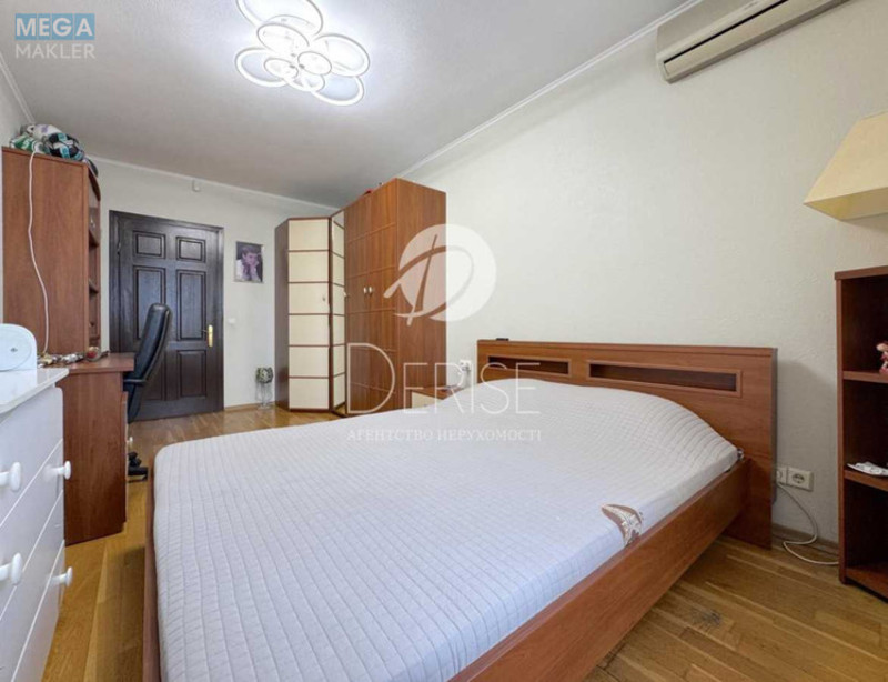 Продаж 4 кімнатної квартири (190/120/50), 7 пов. 8 пов. будинку, <a class="location-link" href="/kiev/" title="Недвижимость Київ">Київ</a>, <a class="location-link" href="/kiev/pecherskij/" title="Недвижимость Печерський район">Печерський р-н</a>, Василия Тютюнника ул., 40 (изображение 19)