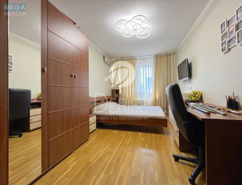 Продаж 4 кімнатної квартири (190/120/50), 7 пов. 8 пов. будинку, <a class="location-link" href="/kiev/" title="Недвижимость Київ">Київ</a>, <a class="location-link" href="/kiev/pecherskij/" title="Недвижимость Печерський район">Печерський р-н</a>, Василия Тютюнника ул., 40 (изображение 20)