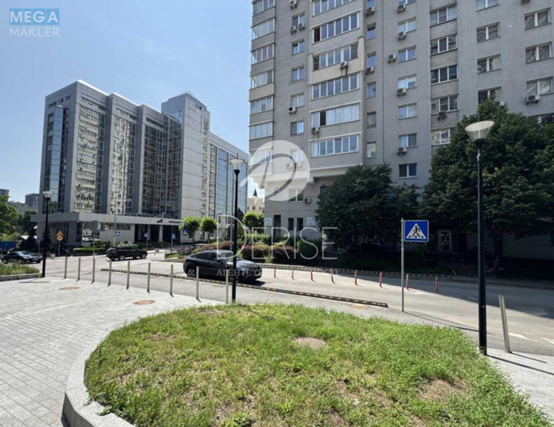 Продаж 4 кімнатної квартири (190/120/50), 7 пов. 8 пов. будинку, <a class="location-link" href="/kiev/" title="Недвижимость Київ">Київ</a>, <a class="location-link" href="/kiev/pecherskij/" title="Недвижимость Печерський район">Печерський р-н</a>, Василия Тютюнника ул., 40 (изображение 25)