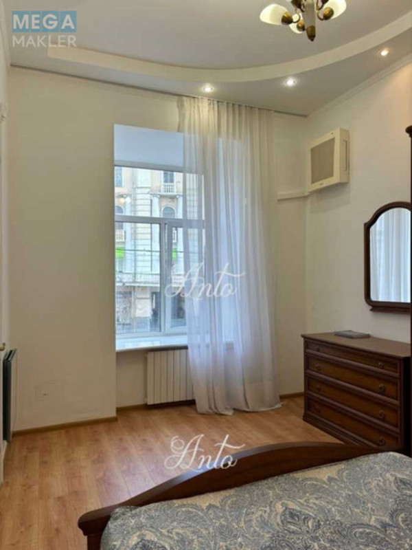Продаж 2 кімнатної квартири (86/40/15,8), 2 пов. 6 пов. будинку, <a class="location-link" href="/kiev/" title="Недвижимость Київ">Київ</a>, <a class="location-link" href="/kiev/goloseevskij/" title="Недвижимость Голосіївський район">Голосіївський р-н</a>, Велика Васильківська вул., 26 (изображение 2)