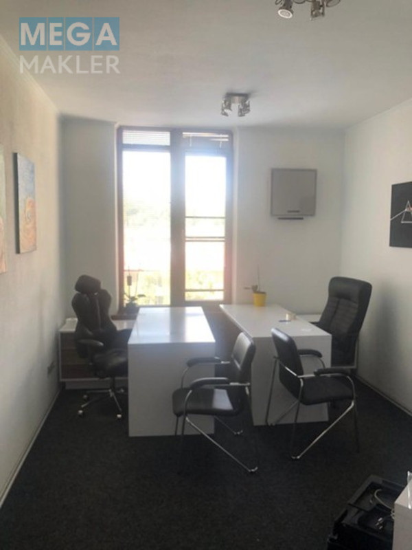 Продаж приміщення у житловому будинку, под офис, нормальне сост., <a class="location-link" href="/kiev/" title="Недвижимость Київ">Київ</a>, <a class="location-link" href="/kiev/shevchenkovskij/" title="Недвижимость Шевченківський район">Шевченківський р-н</a>, Жилянська 59 ( <img src="https://megamakler.com.ua/metro/ff0000.gif" alt="" class="metro" /> м. Вокзальная, 10 хвилин пішки ) (изображение 4)