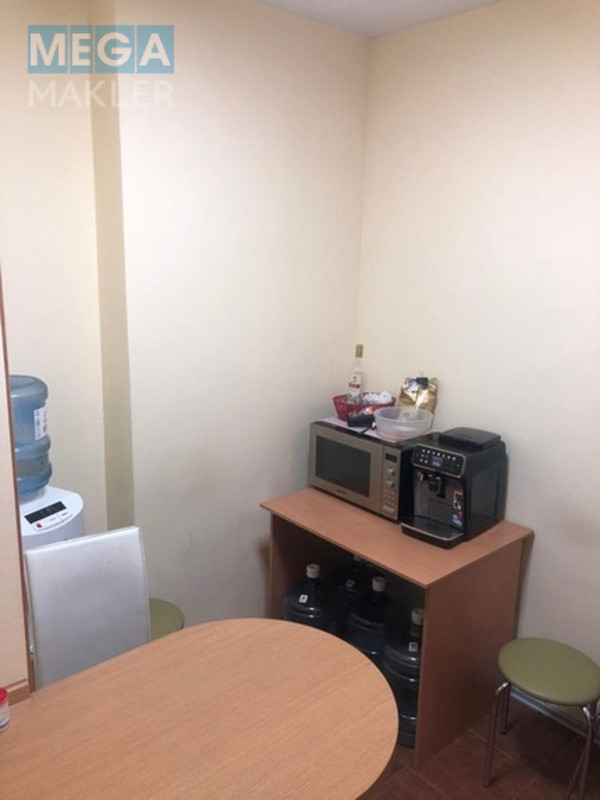 Продаж приміщення у житловому будинку, под офис, нормальне сост., <a class="location-link" href="/kiev/" title="Недвижимость Київ">Київ</a>, <a class="location-link" href="/kiev/shevchenkovskij/" title="Недвижимость Шевченківський район">Шевченківський р-н</a>, Жилянська 59 ( <img src="https://megamakler.com.ua/metro/ff0000.gif" alt="" class="metro" /> м. Вокзальная, 10 хвилин пішки ) (изображение 5)