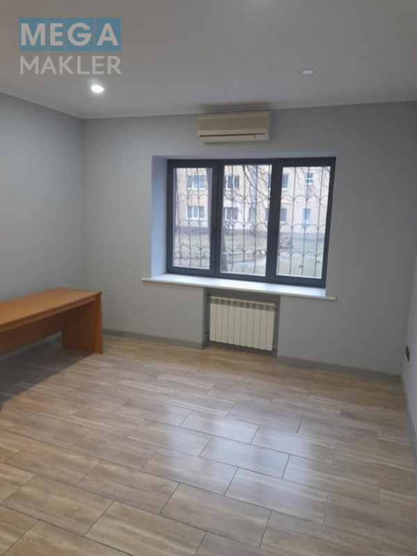 Продаж 2 кімнатної квартири (64,7/42,1/8,3), 1 пов. 4 пов. будинку, <a class="location-link" href="/kiev/" title="Недвижимость Київ">Київ</a>, <a class="location-link" href="/kiev/solomenskij/" title="Недвижимость Солом'янський район">Солом'янський р-н</a>, Максима Токарєва (Вузівська) 4 (изображение 2)