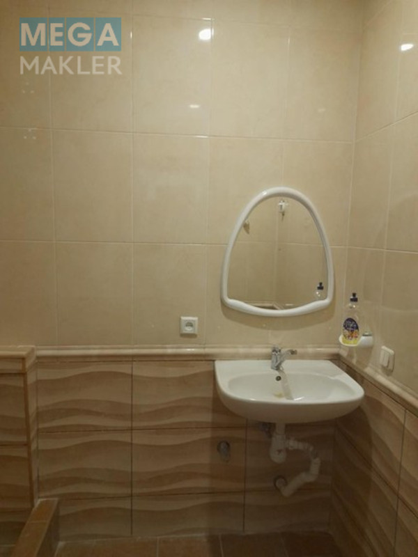 Продаж 2 кімнатної квартири (64,7/42,1/8,3), 1 пов. 4 пов. будинку, <a class="location-link" href="/kiev/" title="Недвижимость Київ">Київ</a>, <a class="location-link" href="/kiev/solomenskij/" title="Недвижимость Солом'янський район">Солом'янський р-н</a>, Максима Токарєва (Вузівська) 4 (изображение 9)