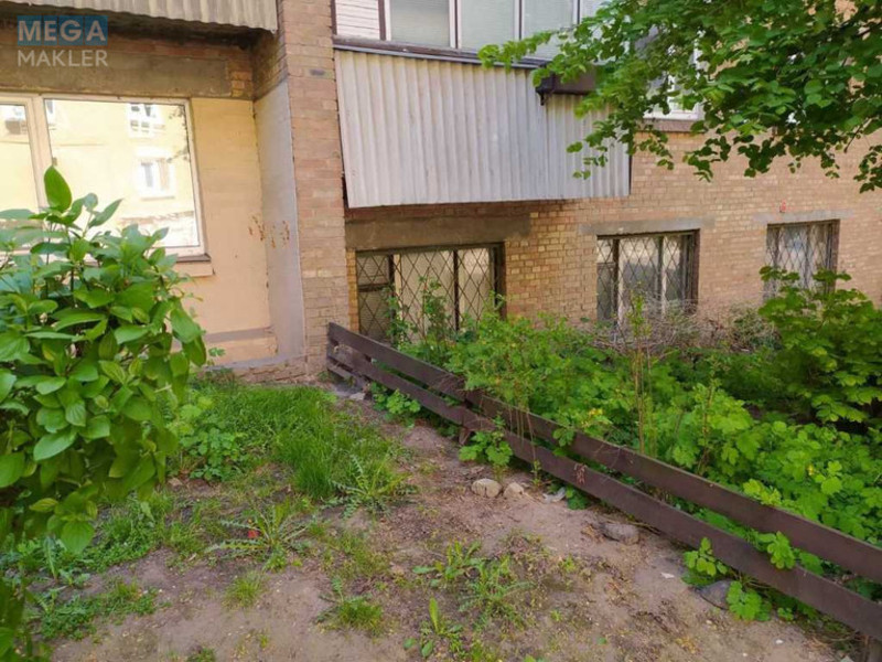 Продаж комерційної нерухомості, 152 кв.м, под магазин, <a class="location-link" href="/kiev/" title="Недвижимость Київ">Київ</a>, <a class="location-link" href="/kiev/shevchenkovskij/" title="Недвижимость Шевченківський район">Шевченківський р-н</a>, Златоустовская ул., 51 (изображение 4)