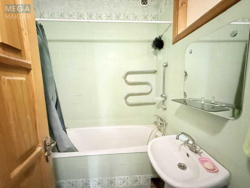 Продаж 3 кімнатної квартири (65/43/7,5), 3 пов. 5 пов. будинку, <a class="location-link" href="/kiev/" title="Недвижимость Київ">Київ</a>, <a class="location-link" href="/kiev/dneprovskij/" title="Недвижимость Дніпровський район">Дніпровський р-н</a>, Бажова вул., 11/8 (изображение 12)