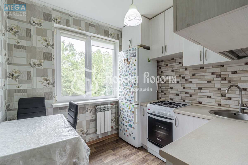 Продаж 2 кімнатної квартири (45/28/7), 3 пов. 5 пов. будинку, <a class="location-link" href="/kiev/" title="Недвижимость Київ">Київ</a>, <a class="location-link" href="/kiev/svyatoshinskij/" title="Недвижимость Святошинський район">Святошинський р-н</a>, Академіка Туполєва вул., 11б (изображение 8)