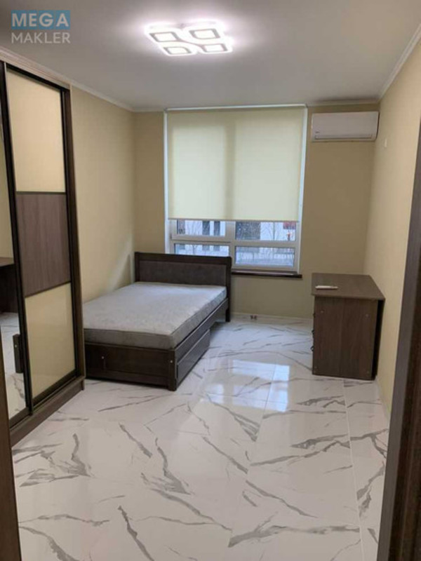 Оренда 3 кімнатної квартири, <a class="location-link" href="/kiev/" title="Недвижимость Київ">Київ</a>, <a class="location-link" href="/kiev/shevchenkovskij/" title="Недвижимость Шевченківський район">Шевченківський р-н</a>, Салютна вул., 2 (изображение 4)