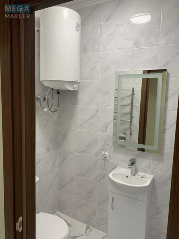 Оренда 3 кімнатної квартири, <a class="location-link" href="/kiev/" title="Недвижимость Київ">Київ</a>, <a class="location-link" href="/kiev/shevchenkovskij/" title="Недвижимость Шевченківський район">Шевченківський р-н</a>, Салютна вул., 2 (изображение 17)