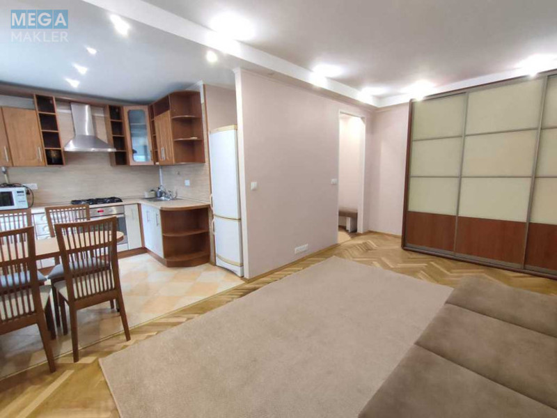Продаж 2 кімнатної квартири (45/32/7), 4 пов. 6 пов. будинку, <a class="location-link" href="/kiev/" title="Недвижимость Київ">Київ</a>, <a class="location-link" href="/kiev/pecherskij/" title="Недвижимость Печерський район">Печерський р-н</a>, Джона Маккейна вул., 9 (изображение 4)