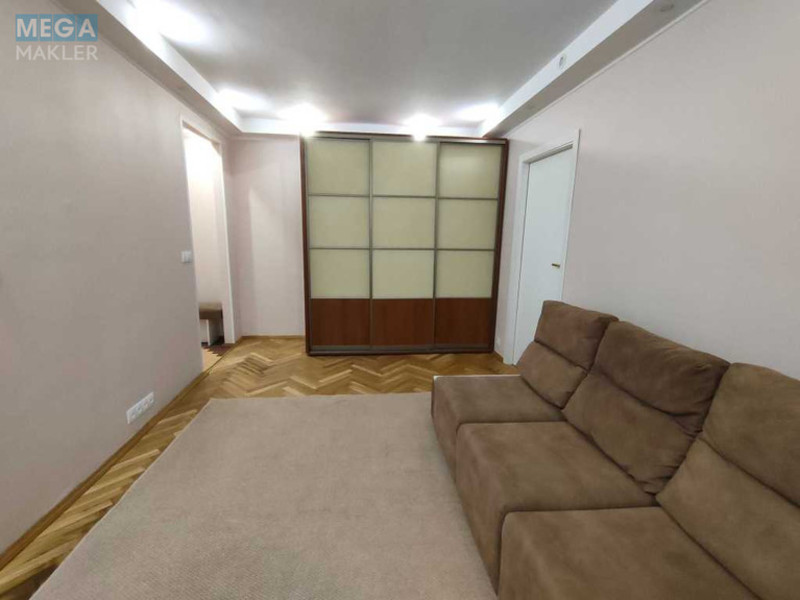 Продаж 2 кімнатної квартири (45/32/7), 4 пов. 6 пов. будинку, <a class="location-link" href="/kiev/" title="Недвижимость Київ">Київ</a>, <a class="location-link" href="/kiev/pecherskij/" title="Недвижимость Печерський район">Печерський р-н</a>, Джона Маккейна вул., 9 (изображение 10)