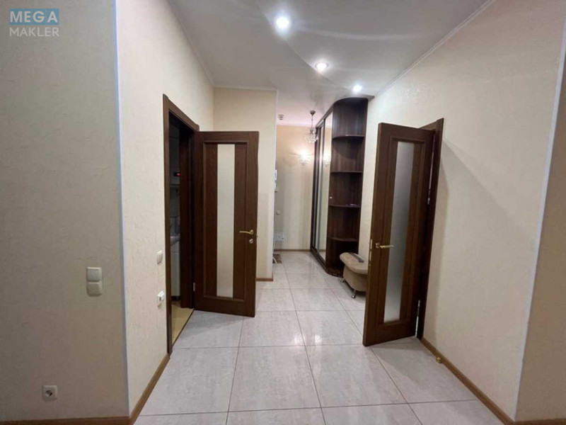 Продаж 3 кімнатної квартири (103,5/62/13,3), 9 пов. 20 пов. будинку, <a class="location-link" href="/kiev/" title="Недвижимость Київ">Київ</a>, <a class="location-link" href="/kiev/shevchenkovskij/" title="Недвижимость Шевченківський район">Шевченківський р-н</a>, Дмитрівська вул., 82 (изображение 4)