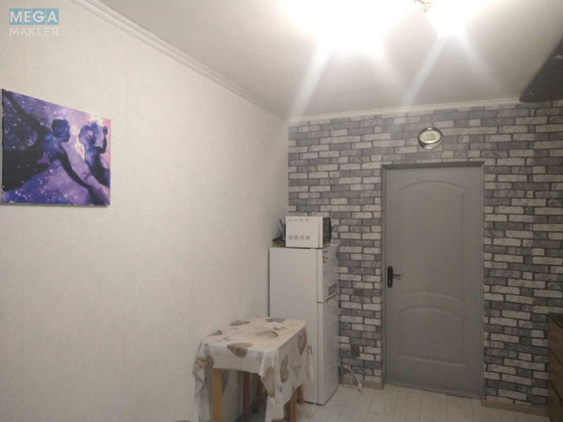 Продаж 8 кімнатної квартири (54/?/?), 1 пов. 5 пов. будинку, <a class="location-link" href="/kiev/" title="Недвижимость Київ">Київ</a>, <a class="location-link" href="/kiev/desnyanskij/" title="Недвижимость Деснянський район">Деснянський р-н</a>, Лесной просп. (изображение 2)