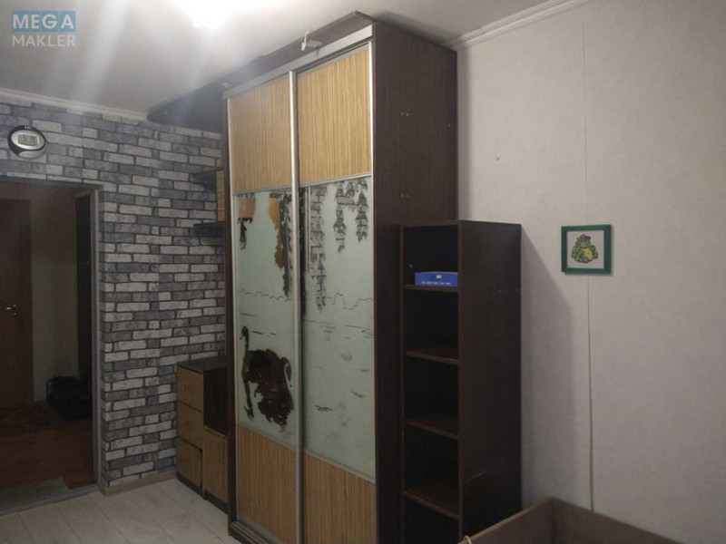 Продаж 8 кімнатної квартири (54/?/?), 1 пов. 5 пов. будинку, <a class="location-link" href="/kiev/" title="Недвижимость Київ">Київ</a>, <a class="location-link" href="/kiev/desnyanskij/" title="Недвижимость Деснянський район">Деснянський р-н</a>, Лесной просп. (изображение 3)