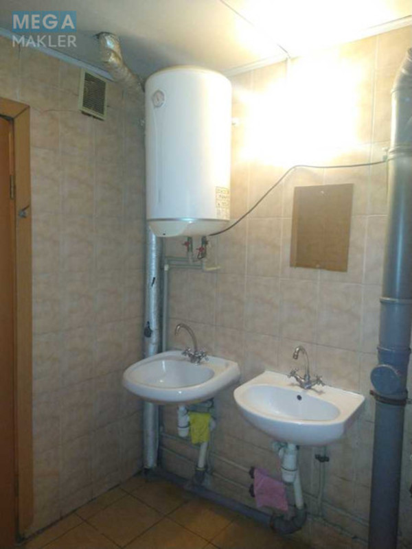Продаж 8 кімнатної квартири (54/?/?), 1 пов. 5 пов. будинку, <a class="location-link" href="/kiev/" title="Недвижимость Київ">Київ</a>, <a class="location-link" href="/kiev/desnyanskij/" title="Недвижимость Деснянський район">Деснянський р-н</a>, Лесной просп. (изображение 17)