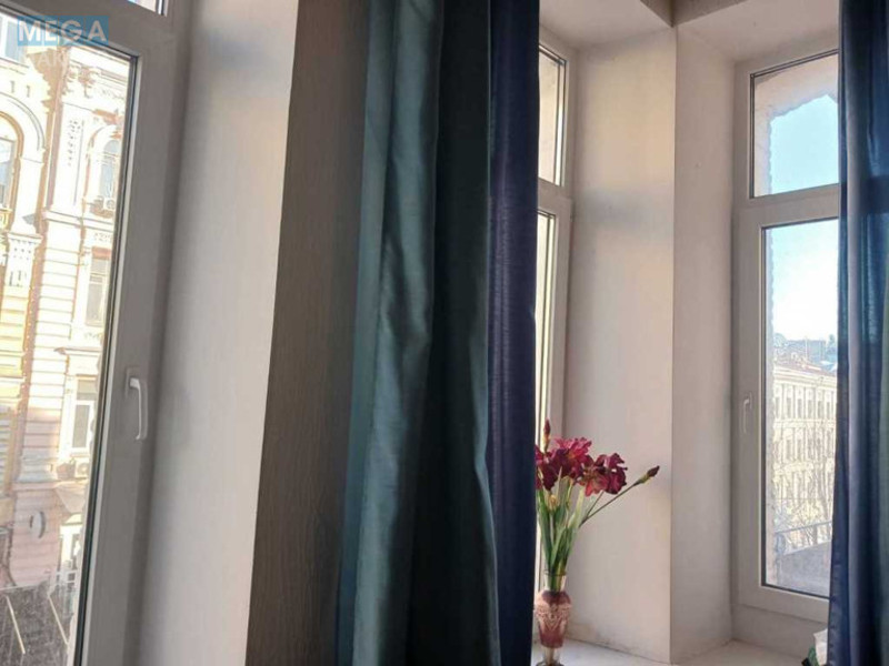 Продаж 3 кімнатної квартири (88/?/13,6), 2 пов. 4 пов. будинку, <a class="location-link" href="/kiev/" title="Недвижимость Київ">Київ</a>, <a class="location-link" href="/kiev/shevchenkovskij/" title="Недвижимость Шевченківський район">Шевченківський р-н</a>, Пушкінська вул., 12а (изображение 7)