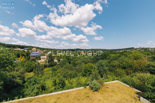Продаж дома, 2&nbsp;поверху, 350&nbsp;кв.м, 5&nbsp;кімнат, ділянка 9,50&nbsp;соток, <a class="location-link" href="/kiev/" title="Недвижимость Київ">Київ</a>, <a class="location-link" href="/kiev/goloseevskij/" title="Недвижимость Голосіївський район">Голосіївський р-н</a>, Парникова вул., 5 (изображение 11)