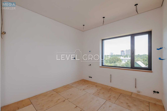 Продаж дома, 2&nbsp;поверху, 350&nbsp;кв.м, 5&nbsp;кімнат, ділянка 9,50&nbsp;соток, <a class="location-link" href="/kiev/" title="Недвижимость Київ">Київ</a>, <a class="location-link" href="/kiev/goloseevskij/" title="Недвижимость Голосіївський район">Голосіївський р-н</a>, Парникова вул., 5 (изображение 14)